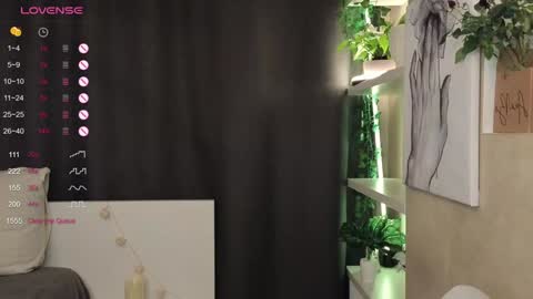 Snapshot of taitatkins chatting on 01/29/25, 09:07 Emily online show from 01/29/25, 09:07