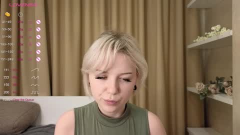 Snapshot of taitatkins chatting on 02/09/25, 09:06 Emily online show from 02/09/25, 09:06