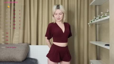 Snapshot of taitatkins chatting on 02/18/25, 06:47 Emily online show from 02/18/25, 06:47