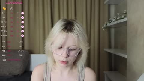 Snapshot of taitatkins chatting on 02/19/25, 09:03 Emily online show from 02/19/25, 09:03