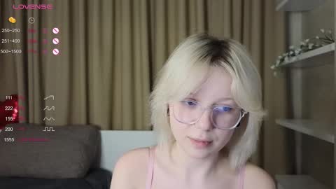 Snapshot of taitatkins chatting on 02/20/25, 12:08 Emily online show from 02/20/25, 12:08