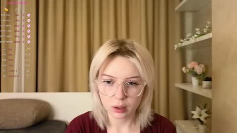 Snapshot of taitatkins chatting on 03/04/25, 09:11 Emily online show from 03/04/25, 09:11