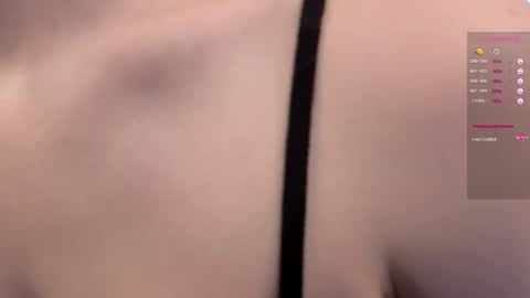 Snapshot of taitatkins chatting on 03/05/25, 11:28 Emily online show from 03/05/25, 11:28