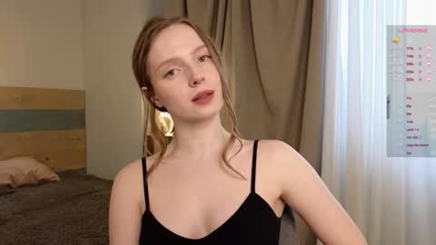 Snapshot of taitatkins chatting on 03/06/25, 08:30 Emily online show from 03/06/25, 08:30