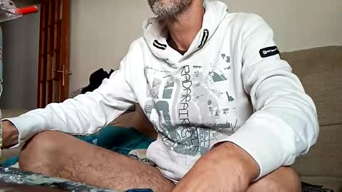 Snapshot of taitotoito chatting on 10/19/25, 10:05 Taitotoito online show from 10/19/25, 10:05