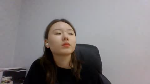 Lily online show from 11/28/25, 07:22