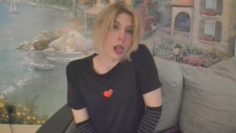 Taka online show from 10/21/25, 11:22