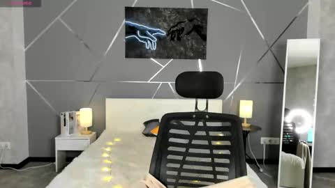 Sasha online show from 12/17/25, 01:33