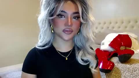 Snapshot of takemeinheaven1 chatting on 01/24/25, 02:08 Lena online show from 01/24/25, 02:08