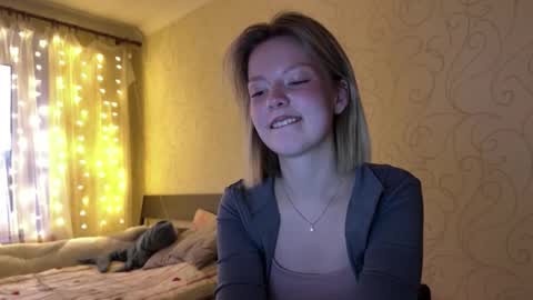 Mia online show from 04/29/26, 06:03