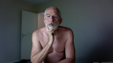 Snapshot of taliesin4321 chatting on 07/11/26, 12:19 Jack Pierrot online show from 07/11/26, 12:19