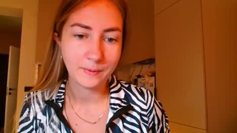  Kira  online show from 11/07/25, 06:13