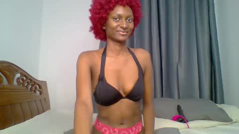 Snapshot of talisha_smiley chatting on 05/21/26, 12:01 talisha smiles online show from 05/21/26, 12:01