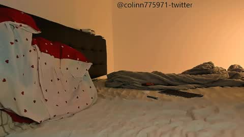 Snapshot of talkinghead7 chatting on 05/11/26, 07:44 Colin online show from 05/11/26, 07:44