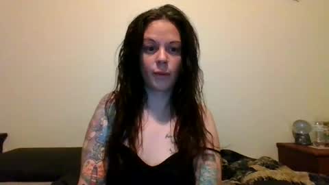 Lily Rhoades online show from 05/02/26, 06:51