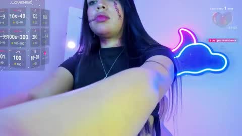 Snapshot of tamara_marquez chatting on 10/22/25, 08:25 SOFIA  online show from 10/22/25, 08:25