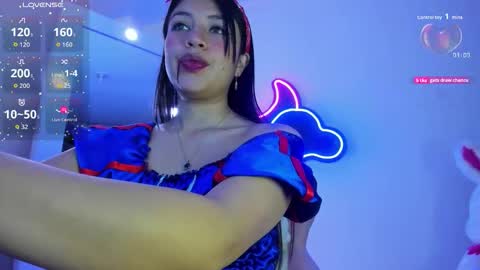 Snapshot of tamara_marquez chatting on 10/31/25, 08:26 SOFIA online show from 10/31/25, 08:26
