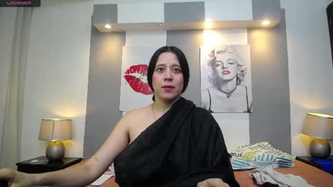 Snapshot of tamara_priya chatting on 06/10/26, 11:53 Tamara online show from 06/10/26, 11:53