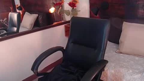    online show from 02/01/25, 06:19