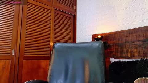    online show from 10/01/25, 09:48