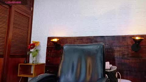    online show from 10/08/25, 11:08