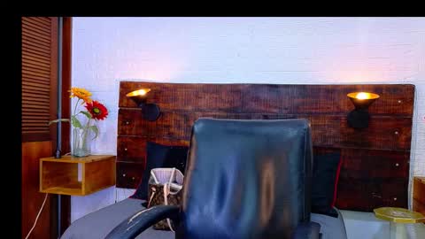    online show from 10/16/25, 10:05