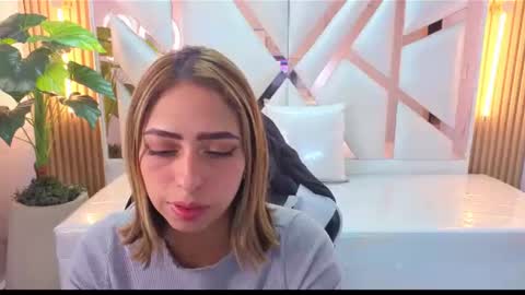 Snapshot of tamara_tp chatting on 06/22/26, 12:24 Tamara online show from 06/22/26, 12:24