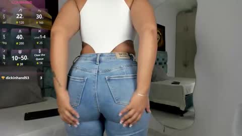 Snapshot of tamaraa_lov chatting on 10/10/25, 12:15 tamaraa online show from 10/10/25, 12:15