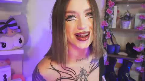 Snapshot of tamaracampell chatting on 12/16/24, 05:17 Cami 3 online show from 12/16/24, 05:17