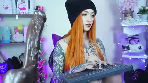 Snapshot of tamaracampell chatting on 02/10/25, 07:47 Cami 3 online show from 02/10/25, 07:47