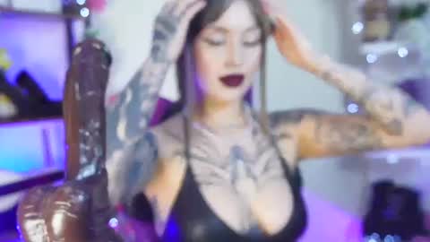 Snapshot of tamaracampell chatting on 03/08/25, 04:12 Cami 3 online show from 03/08/25, 04:12