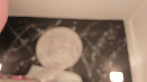 Snapshot of tamarathompsonn chatting on 01/05/25, 09:26 Tamara. online show from 01/05/25, 09:26