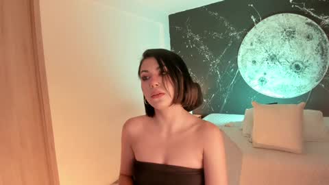 Snapshot of tamarathompsonn chatting on 02/06/25, 07:13 Tamara. online show from 02/06/25, 07:13