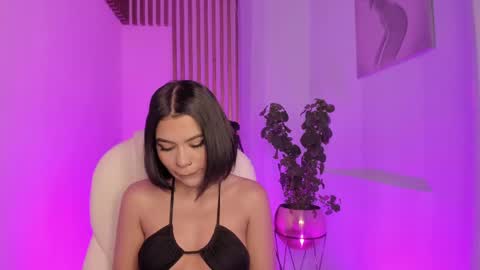 Snapshot of tamarathompsonn chatting on 02/28/25, 01:58 Tamara. online show from 02/28/25, 01:58