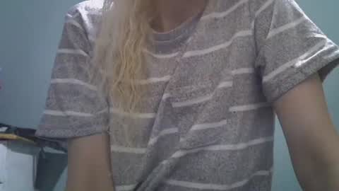 Snapshot of tamesbury chatting on 07/08/26, 01:10 tamesbury online show from 07/08/26, 01:10