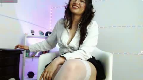 Snapshot of tami_ramirez__ chatting on 03/02/25, 11:53 Tami online show from 03/02/25, 11:53