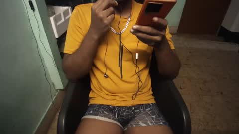 Snapshot of tamil_nadu chatting on 11/26/25, 01:23 tamil_nadu online show from 11/26/25, 01:23