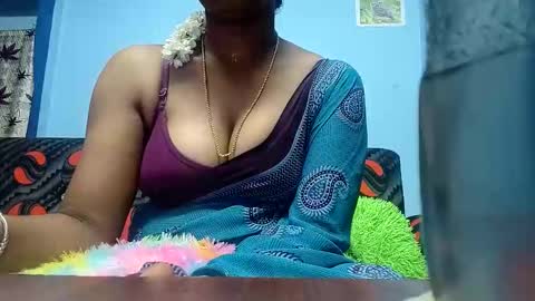Snapshot of tamilmadhi520 chatting on 10/04/25, 05:44 tamilmadhi520 online show from 10/04/25, 05:44