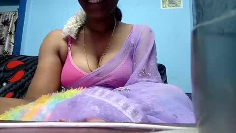 Snapshot of tamilmadhi520 chatting on 10/19/25, 06:08 tamilmadhi520 online show from 10/19/25, 06:08