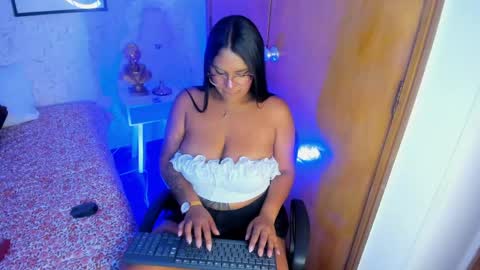 Tammara  online show from 05/08/26, 12:10