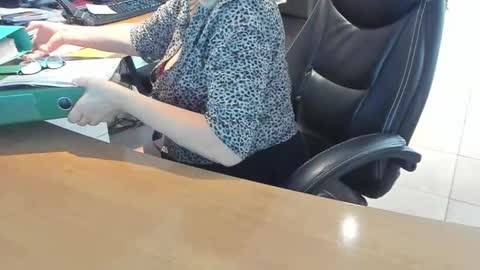 Snapshot of tammy4camfun chatting on 11/17/25, 09:26 Tammy online show from 11/17/25, 09:26