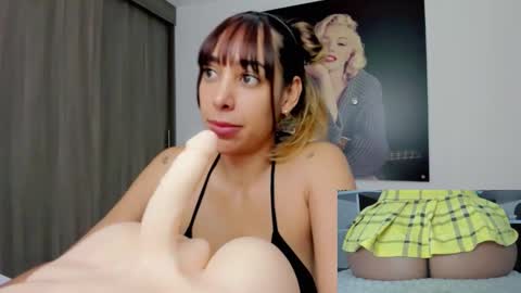 Snapshot of tamy_bennett chatting on 10/24/25, 10:00 Tamara online show from 10/24/25, 10:00