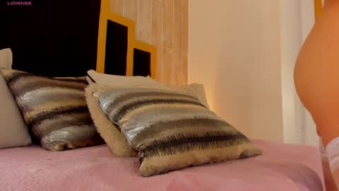 Snapshot of tamy_honey chatting on 01/10/25, 01:53 Tamy online show from 01/10/25, 01:53