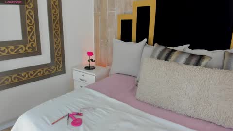 Snapshot of tamy_honey chatting on 02/15/25, 07:50 Tamy online show from 02/15/25, 07:50