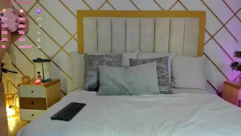 Snapshot of tamy_honey chatting on 10/10/25, 11:48 Tamy online show from 10/10/25, 11:48