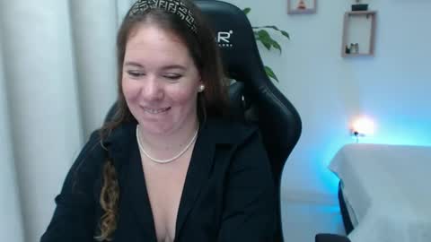 Snapshot of tamy_shine87 chatting on 12/31/24, 04:49 Im Samy online show from 12/31/24, 04:49