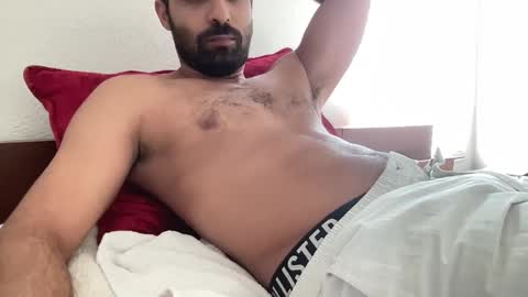 Snapshot of tan_and_spicy chatting on 12/03/24, 06:17 tan and spicy online show from 12/03/24, 06:17