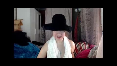 Milena online show from 12/18/24, 08:47