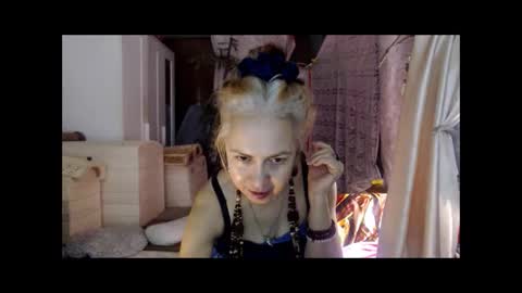 Snapshot of tanganiika chatting on 12/21/25, 02:13 Milena online show from 12/21/25, 02:13