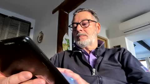 Dominique online show from 01/08/25, 10:37